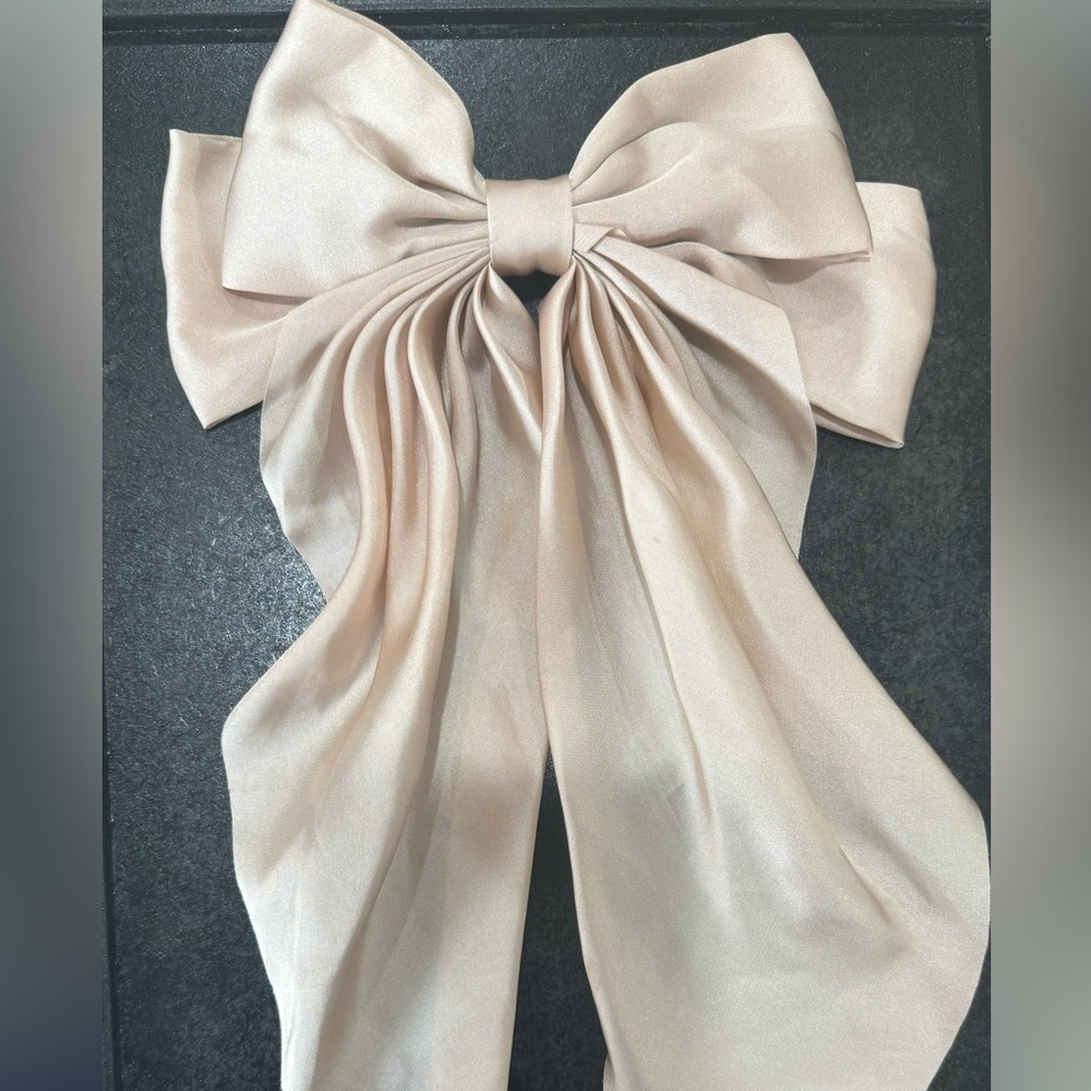 Silk ribbon, bow